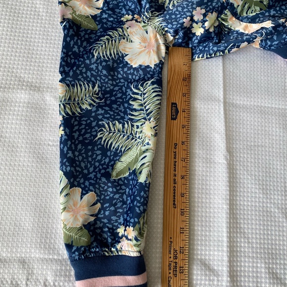 Urban Republic Sateen Girls Size M(10/12) Floral Botanical Printed Bomber Jacket - Picture 7 of 12